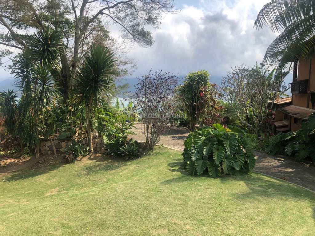 Terreno em Ilhabela, no bairro Piúva