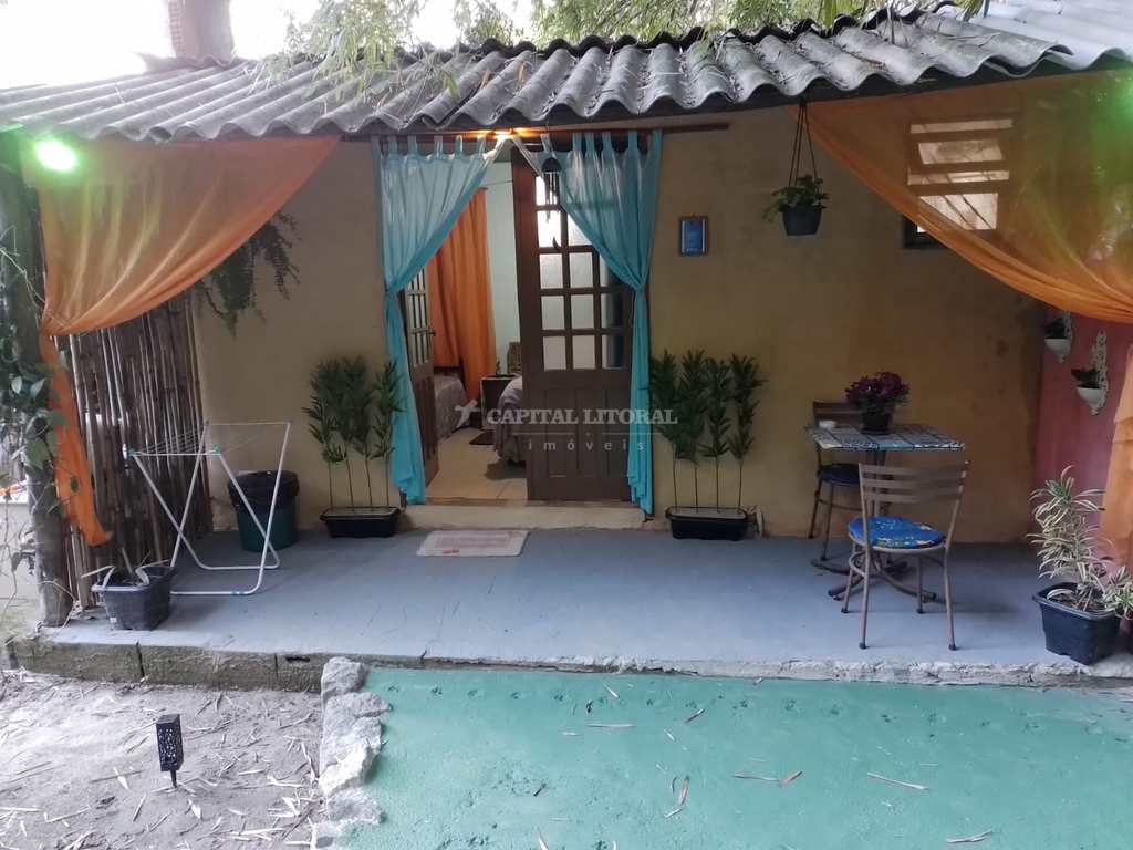 Casa em Ilhabela, no bairro Cocaia