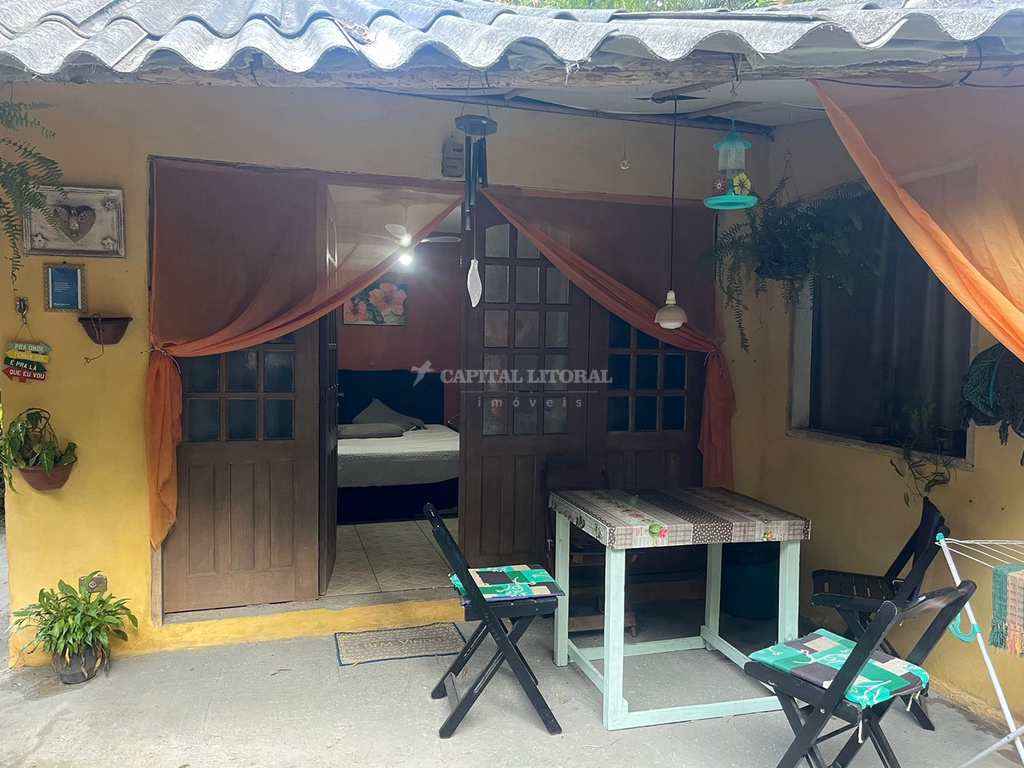 Casa em Ilhabela, no bairro Cocaia