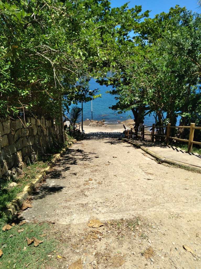 Terreno em Ilhabela, no bairro Ribeirão