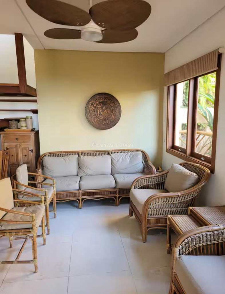 Casa em Ilhabela, no bairro Curral