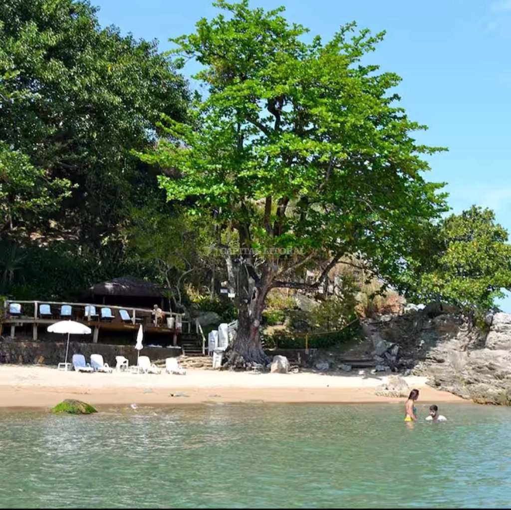 Casa em Ilhabela, no bairro Curral