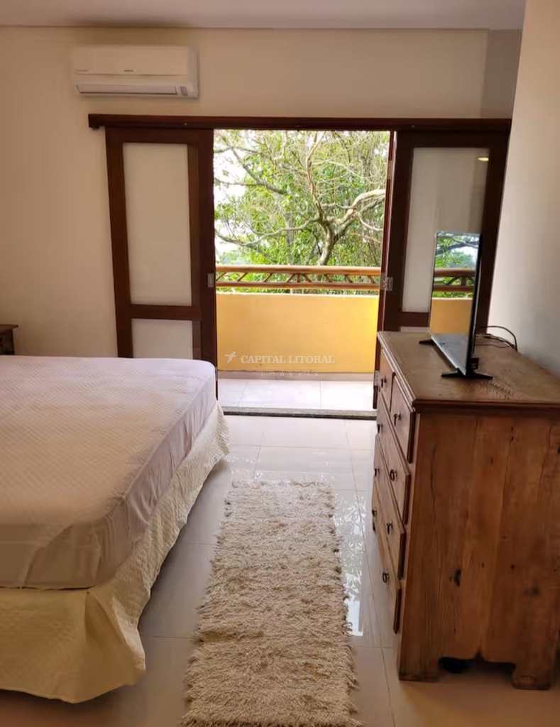 Casa em Ilhabela, no bairro Curral