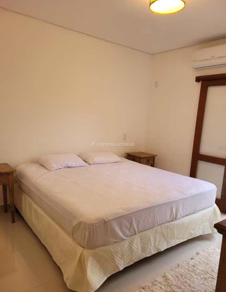 Casa em Ilhabela, no bairro Curral