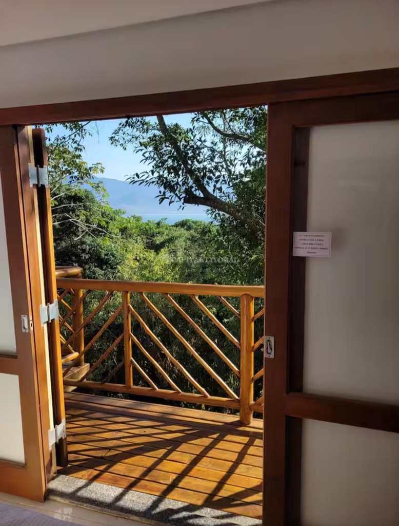 Casa em Ilhabela, no bairro Curral
