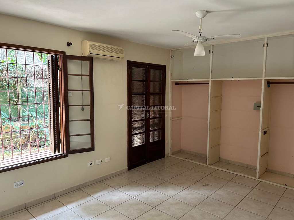 Casa em Ilhabela, no bairro Itaquanduba