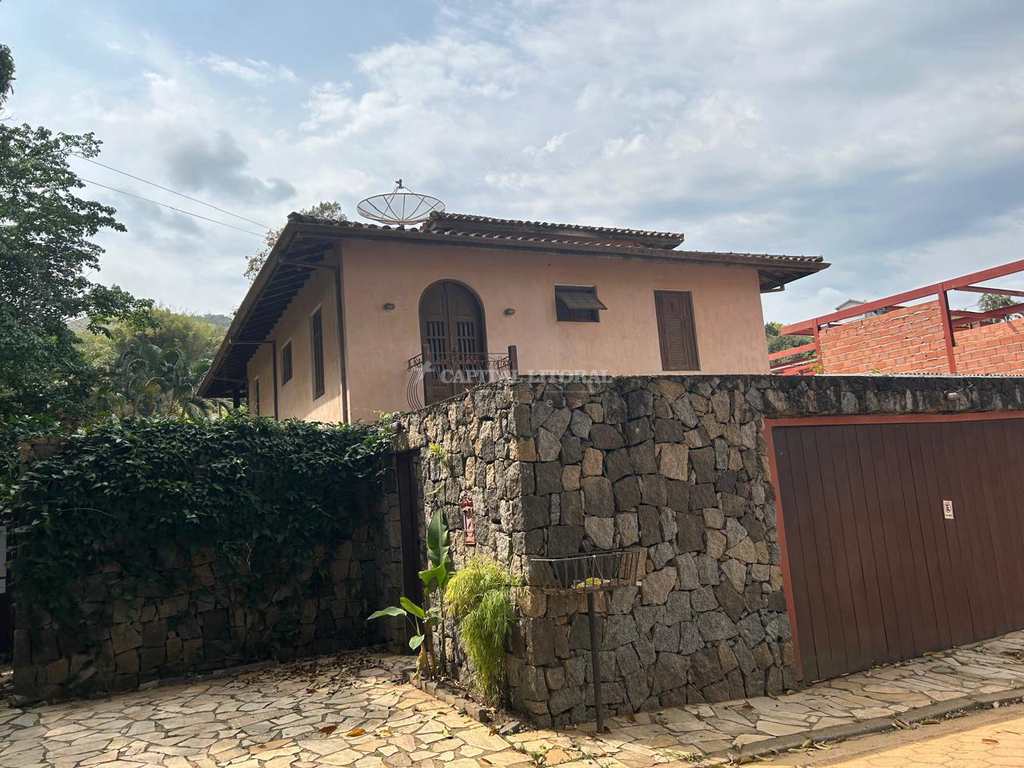 Casa em Ilhabela, no bairro Itaquanduba