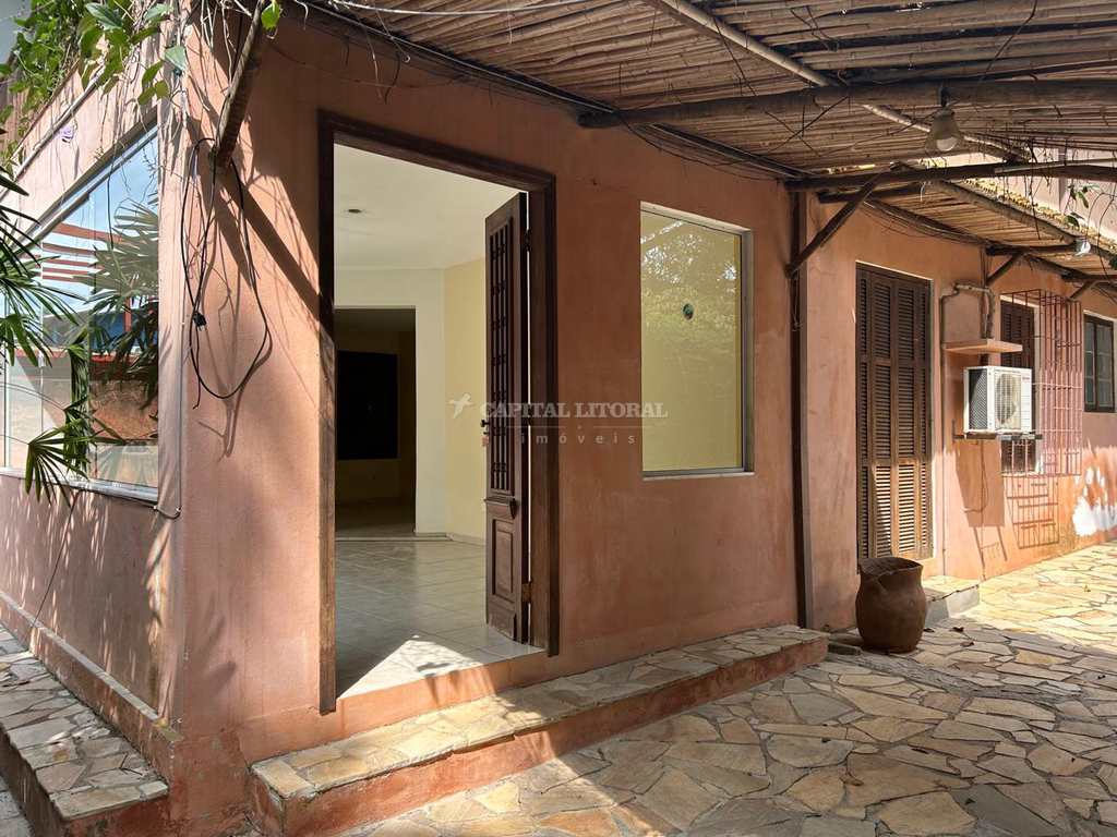Casa em Ilhabela, no bairro Itaquanduba