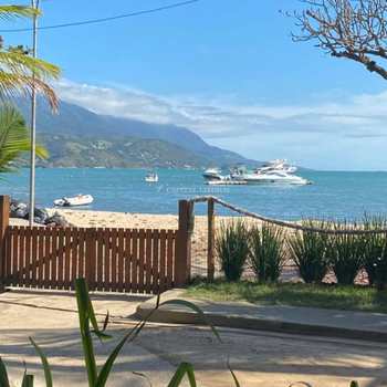 Casa em Ilhabela, bairro Itaquanduba
