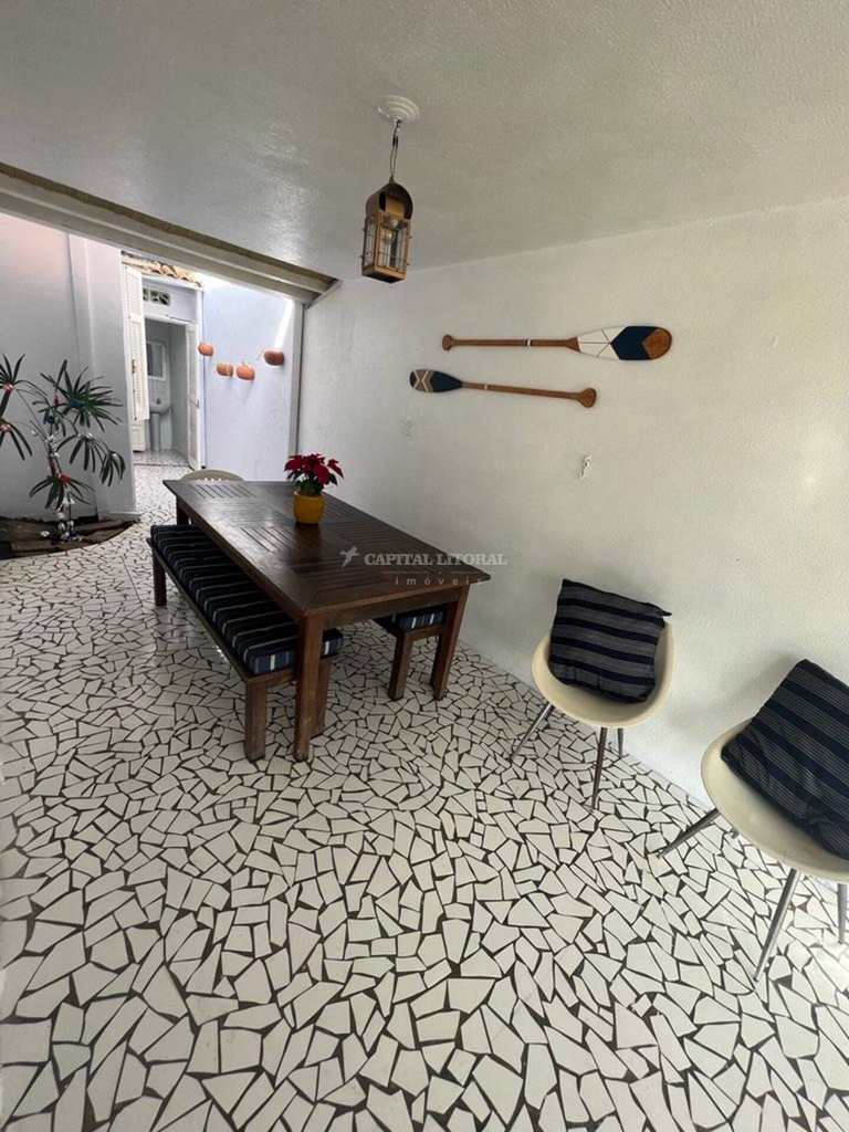 Casa em Ilhabela, no bairro Itaquanduba