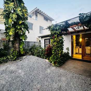 Sala Comercial em Ilhabela, bairro Perequê