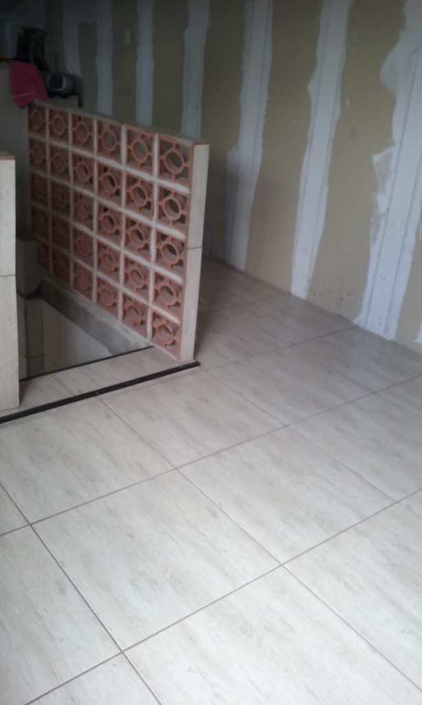 Casa em Cubatão, no bairro Jardim Casqueiro