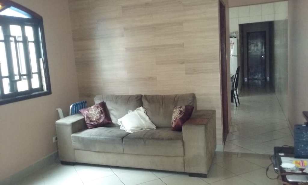 Casa em Cubatão, no bairro Jardim Casqueiro