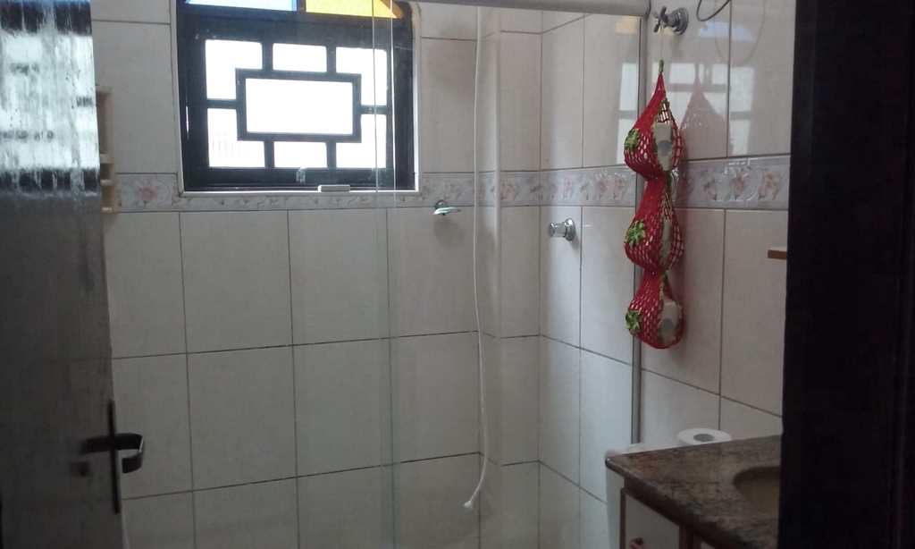 Casa em Cubatão, no bairro Jardim Casqueiro
