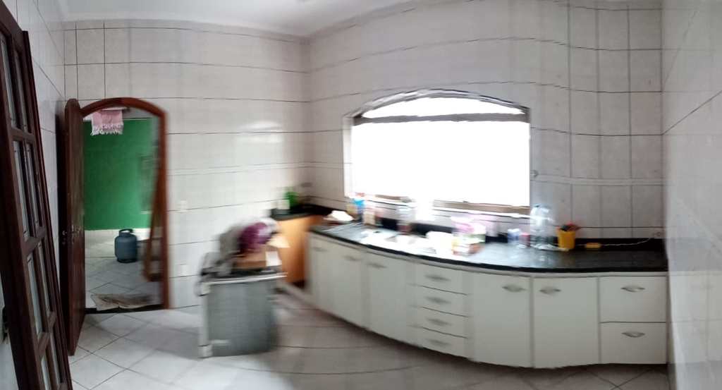 Casa em Cubatão, no bairro Vila Ponte Nova