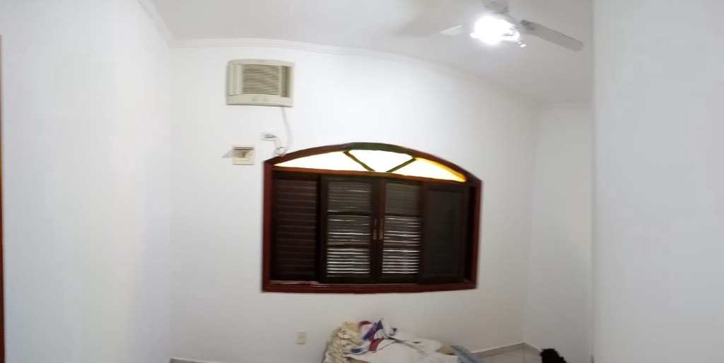 Casa em Cubatão, no bairro Vila Ponte Nova