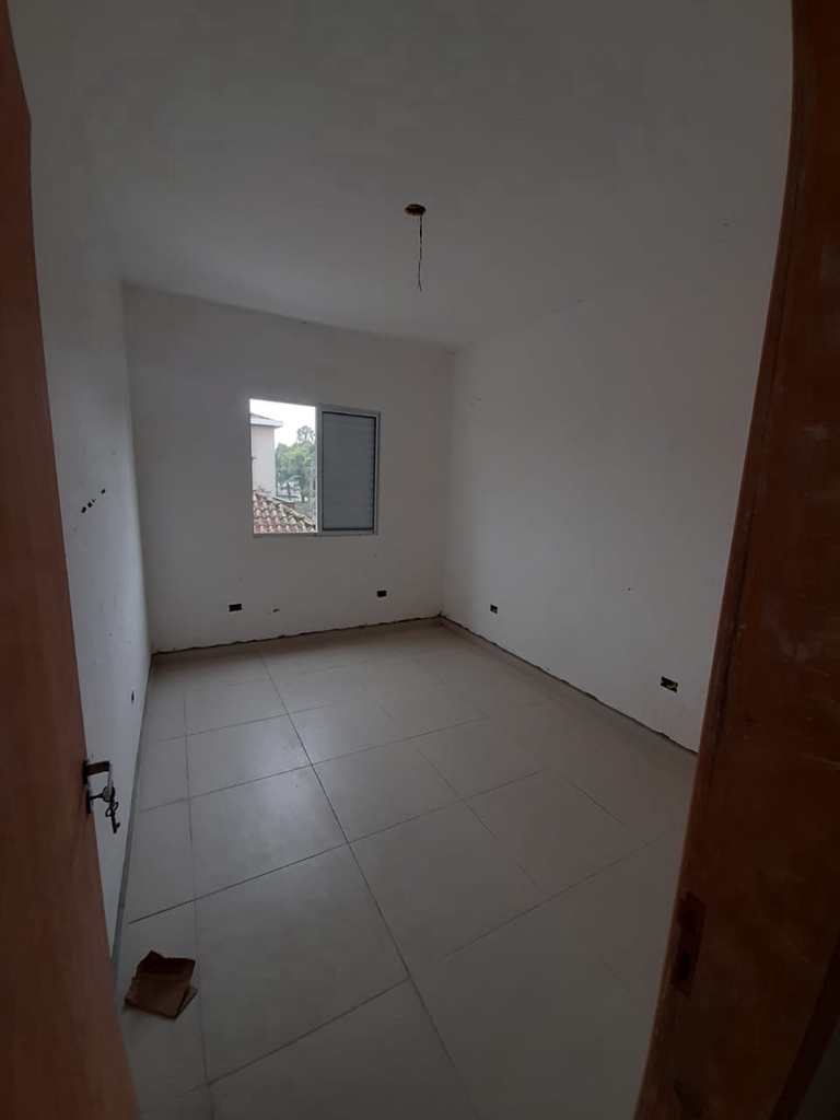 Apartamento em Cubatão, no bairro Jardim Casqueiro