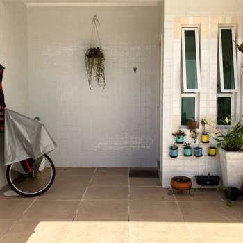 Casa em Santos, bairro Campo Grande