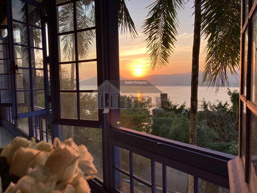 Casa em Guarujá, no bairro Condomínio Peninsula