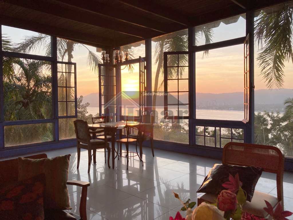 Casa em Guarujá, no bairro Condomínio Peninsula