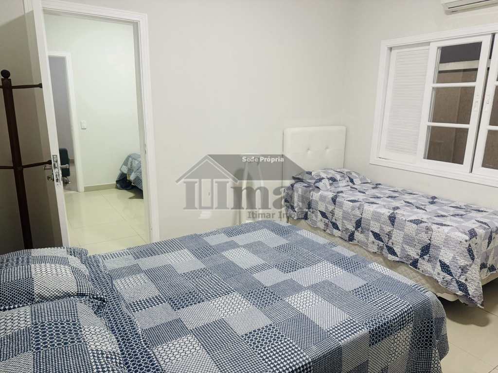 Casa em Guarujá, no bairro Praia da Enseada