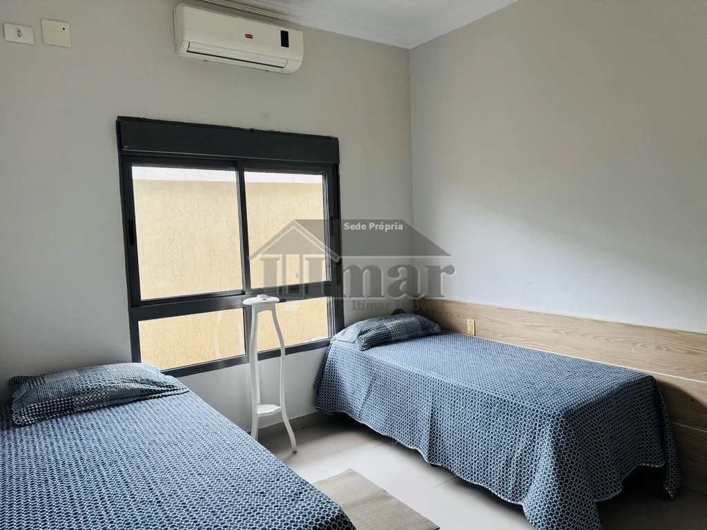 Casa em Guarujá, no bairro Praia da Enseada