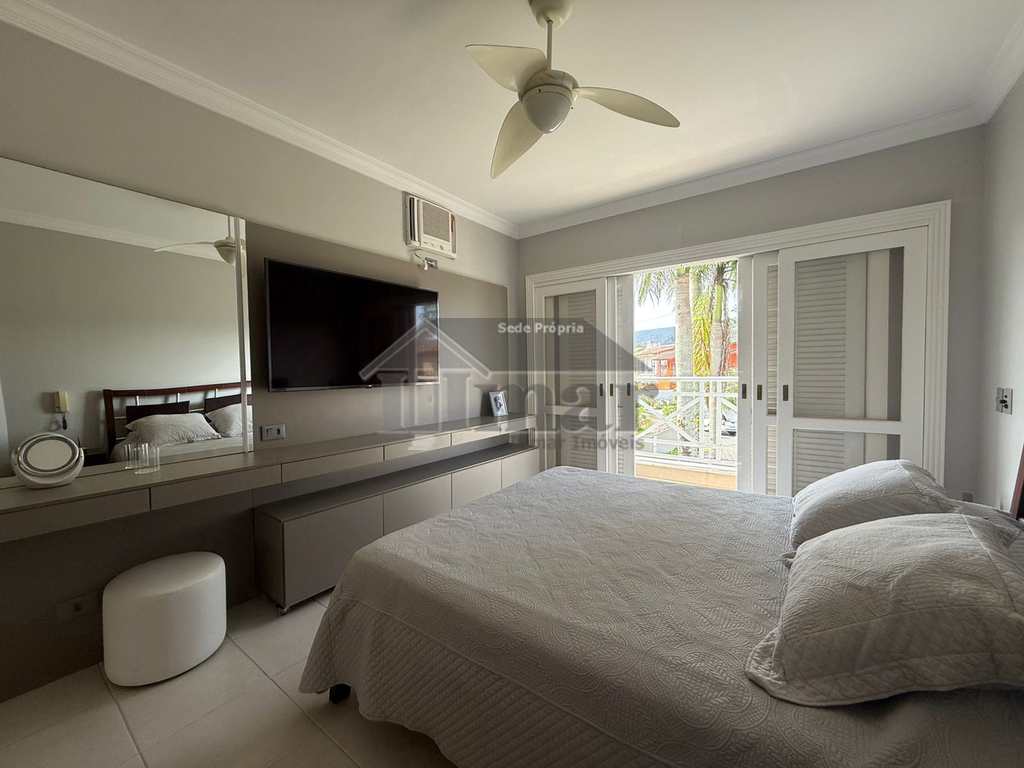 Casa em Guarujá, no bairro Acapulco