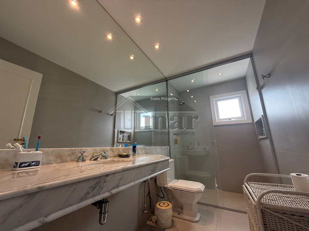 Casa em Guarujá, no bairro Acapulco