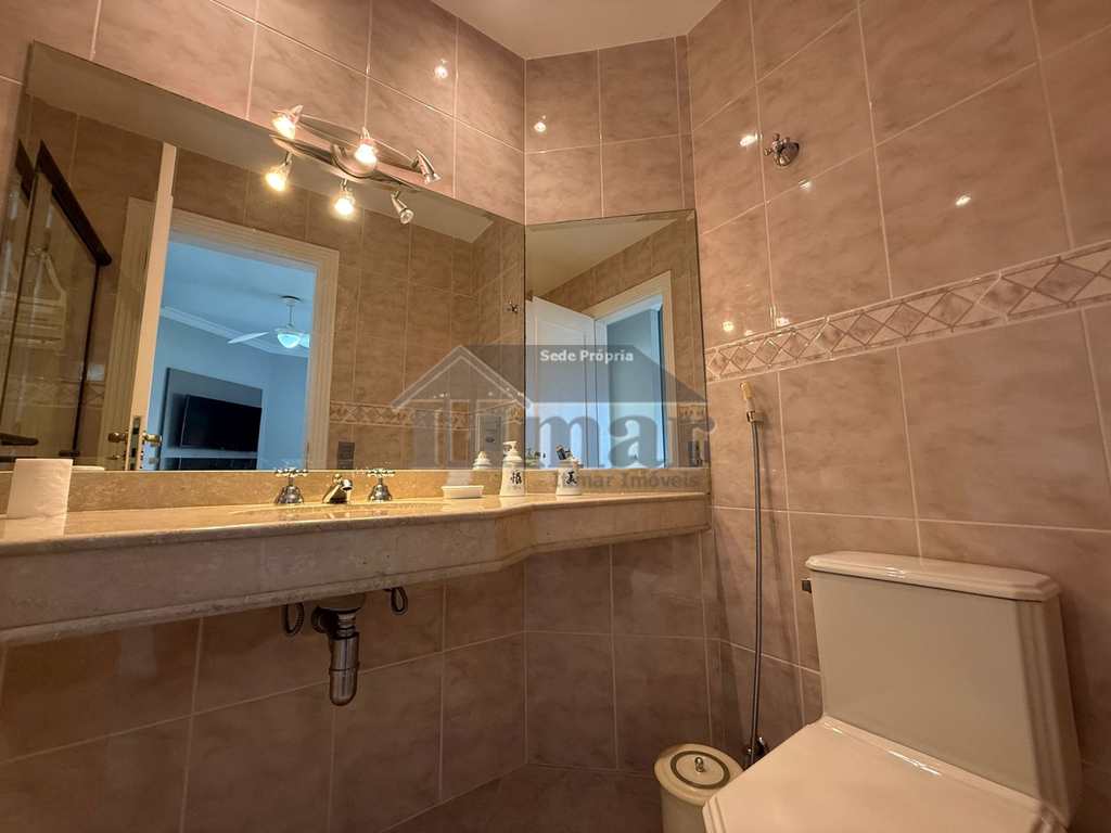 Casa em Guarujá, no bairro Acapulco