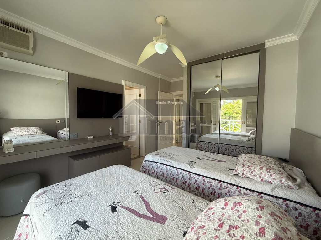 Casa em Guarujá, no bairro Acapulco