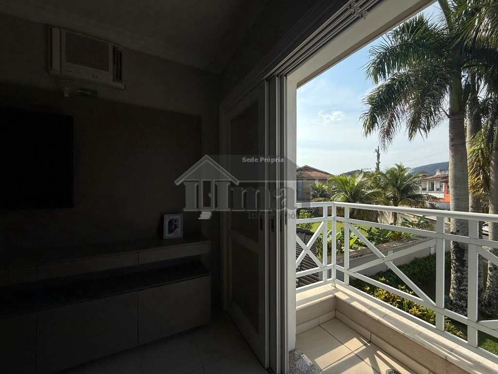 Casa em Guarujá, no bairro Acapulco