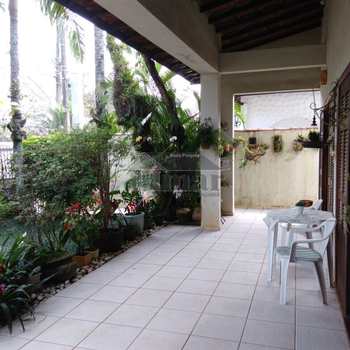 Casa em Guarujá, bairro Jardim Virgínia