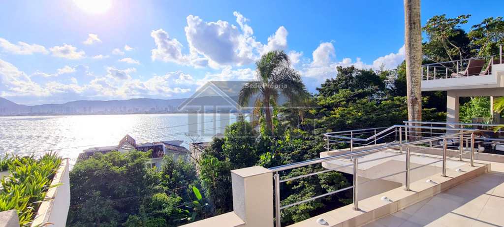 Casa em Guarujá, no bairro Condomínio Peninsula