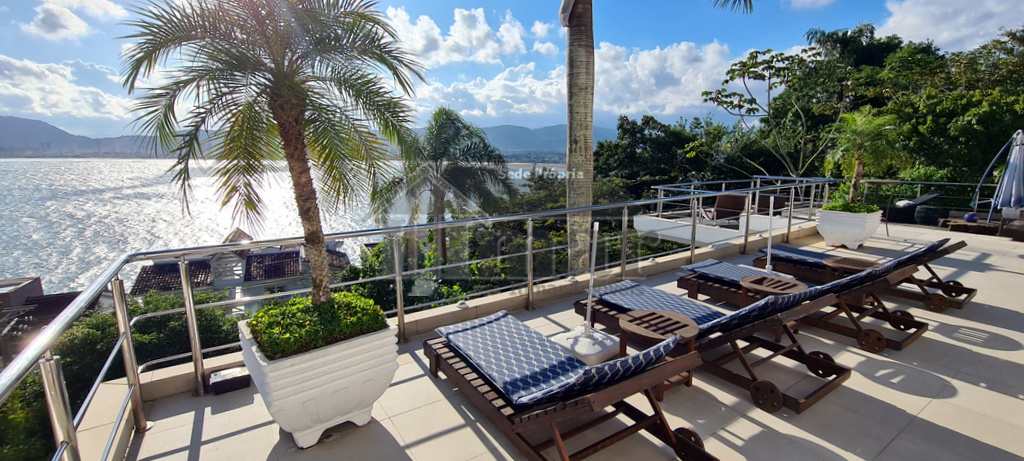 Casa em Guarujá, no bairro Condomínio Peninsula