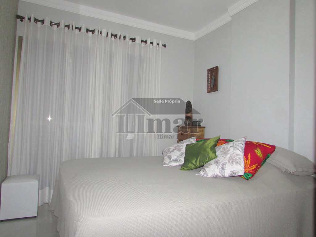 Apartamento em Guarujá, no bairro Praia das Pitangueiras