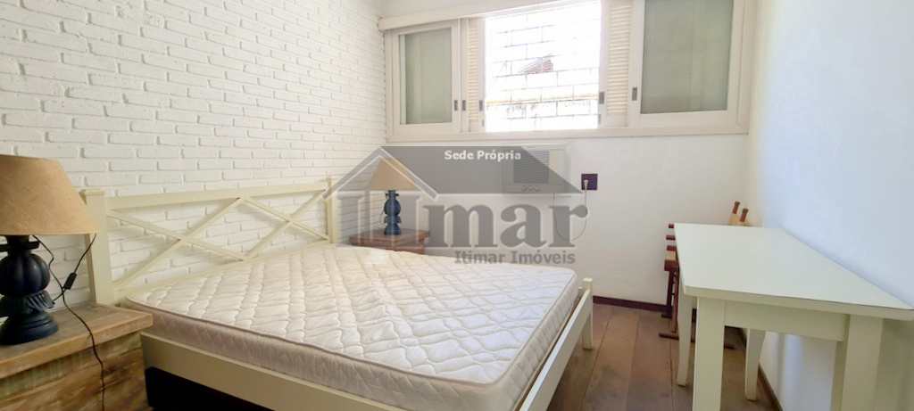 Casa em Guarujá, no bairro Praia da Enseada
