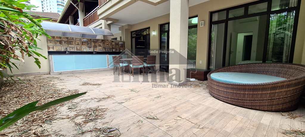 Apartamento em Guarujá, no bairro Frente Ao Mar