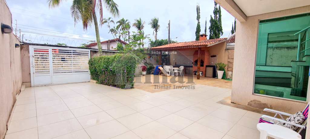 Casa em Guarujá, no bairro Praia da Enseada