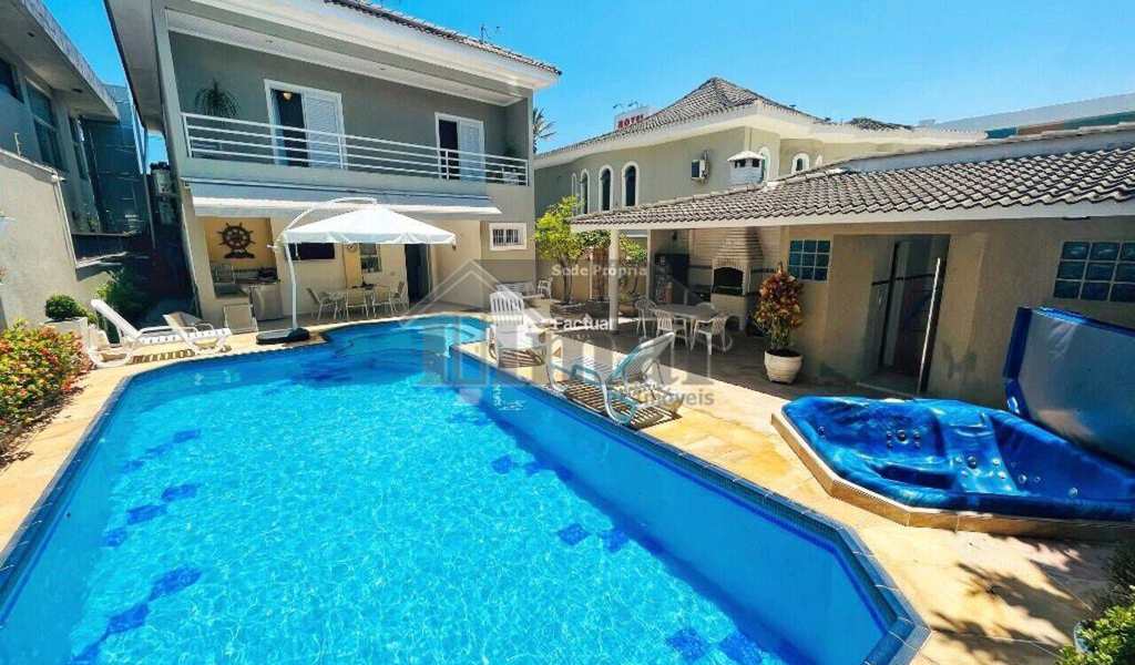 Casa em Guarujá, bairro Frente Ao Mar