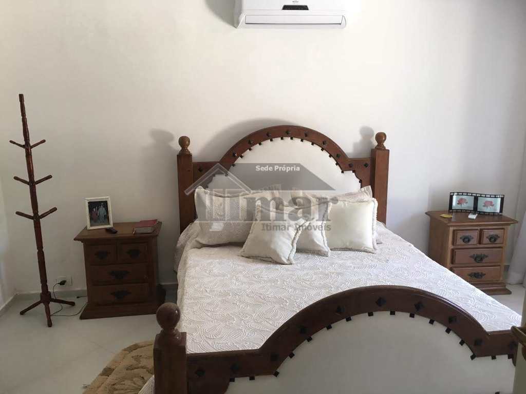 Casa em Guarujá, no bairro Praia da Enseada