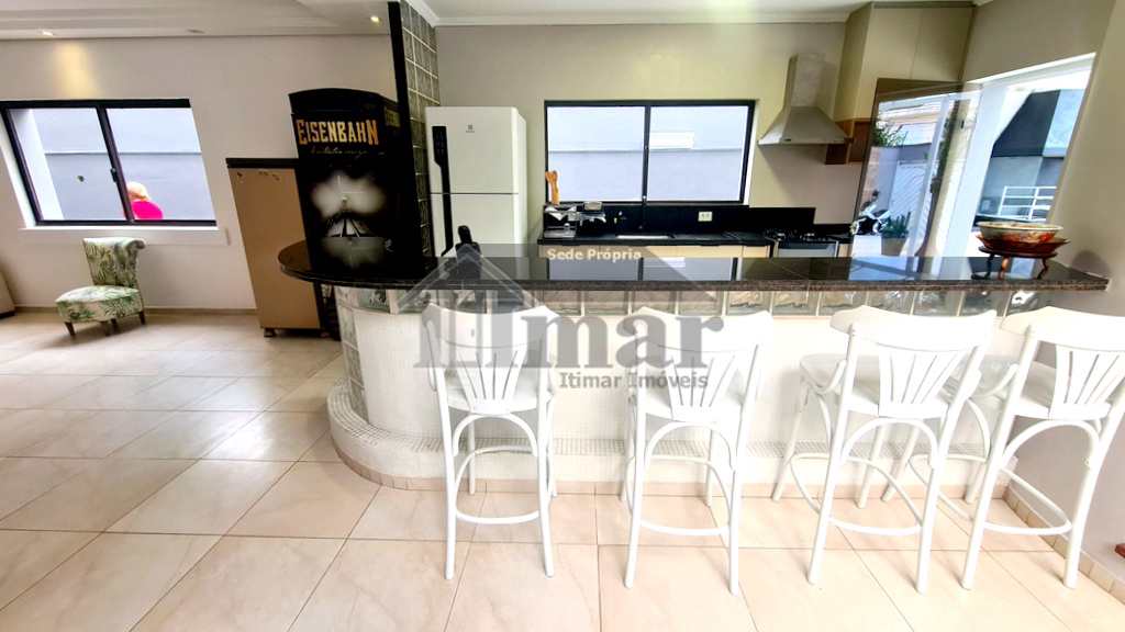 Casa em Guarujá, no bairro Praia da Enseada