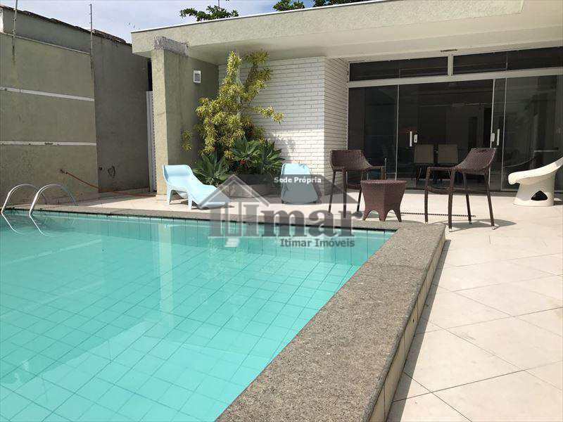 Casa em Guarujá, no bairro Praia da Enseada