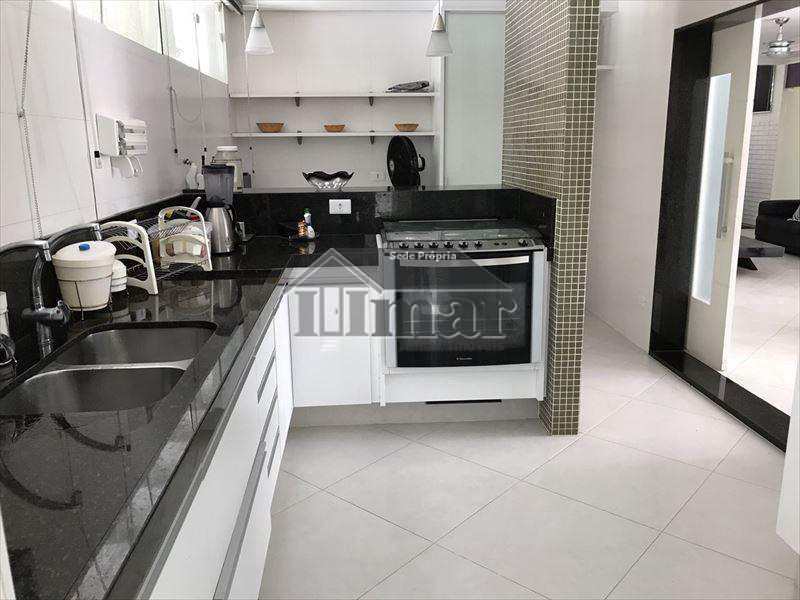Casa em Guarujá, no bairro Praia da Enseada