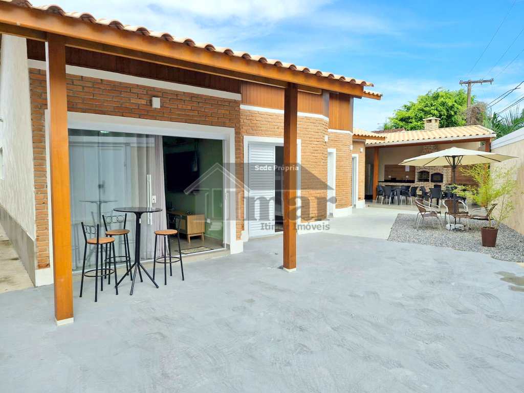 Casa em Guarujá, no bairro Praia da Enseada