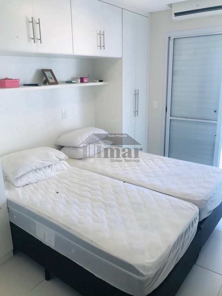 Apartamento em Guarujá, no bairro Enseada