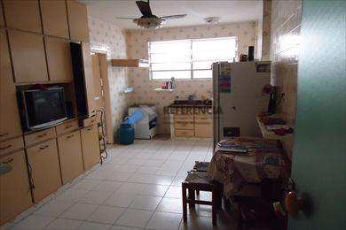 Apartamento, código 557 em Santos, bairro Embaré