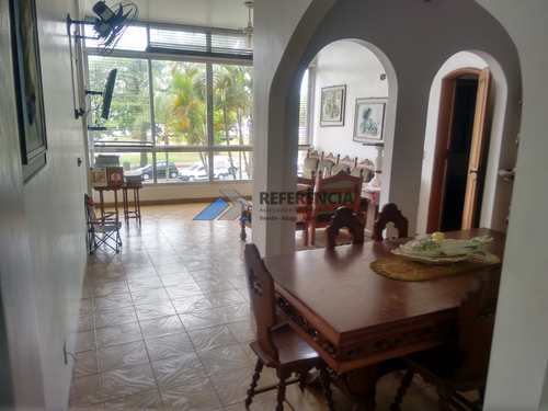 Apartamento, código 658 em Santos, bairro Embaré