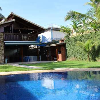 Casa em São Sebastião, bairro Camburi