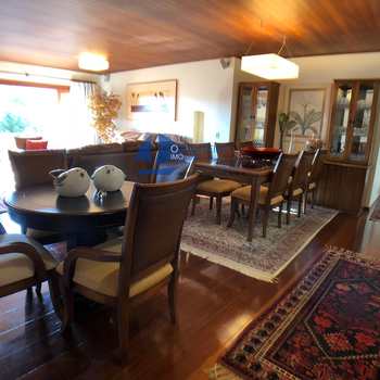 Apartamento em Campos do Jordão, bairro Vila Iara