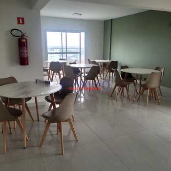 Apartamento em Praia Grande, bairro Guilhermina
